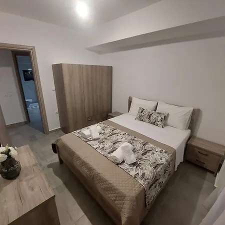 Apartment Irina's 2 *